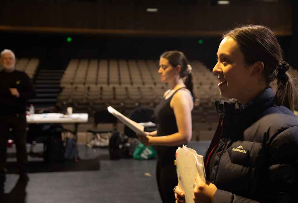 FlindersDramaRehearsal2-2048x1150.jpg