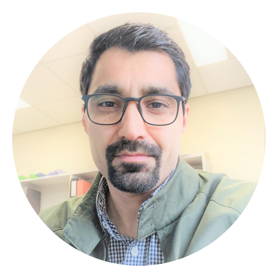hamid_headshot.png