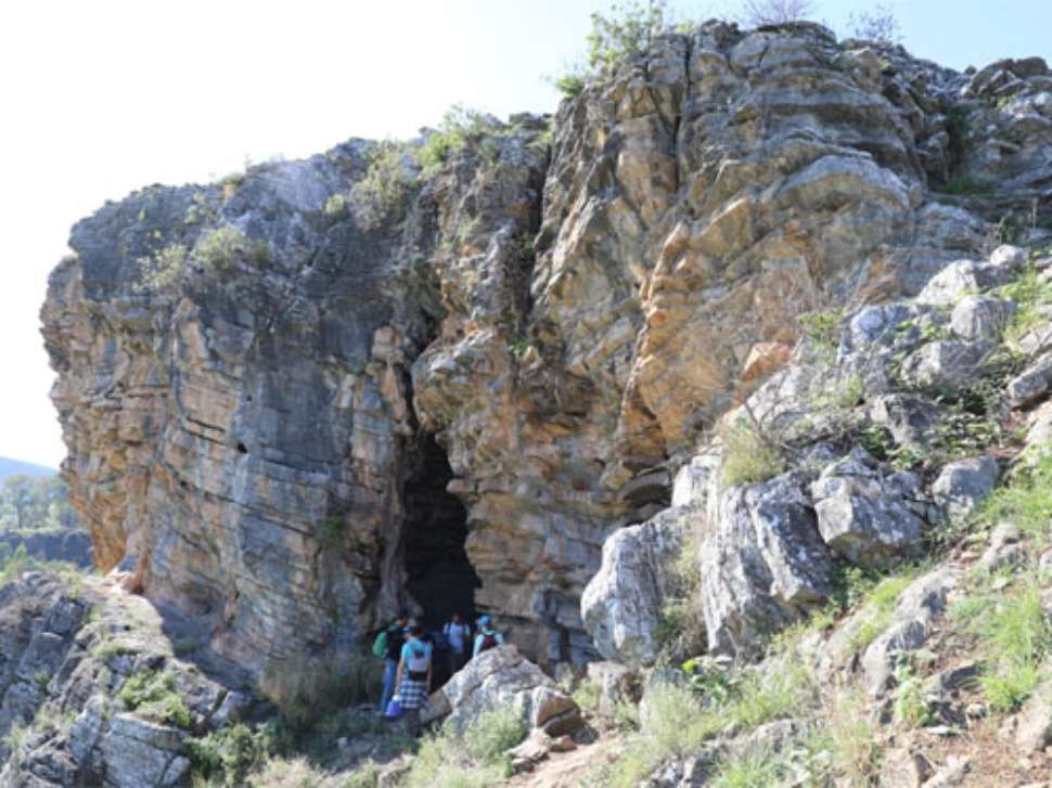 cloggs-cave-victoria.jpg